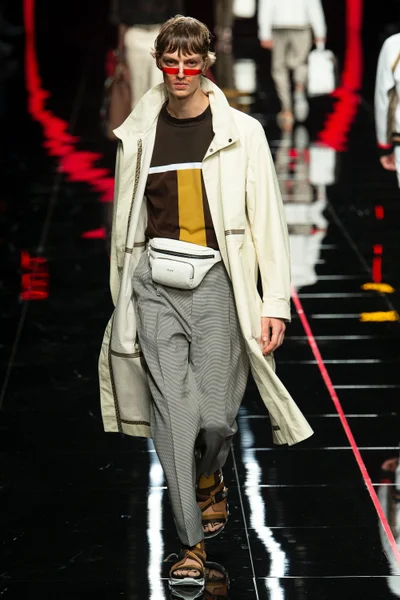 Look 46